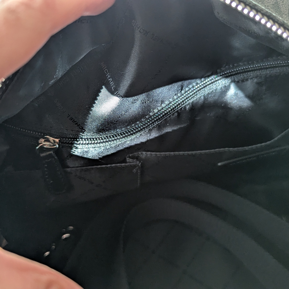 Michael Kors Hudson Logo Black Weekender Bag - Picture 13 of 16